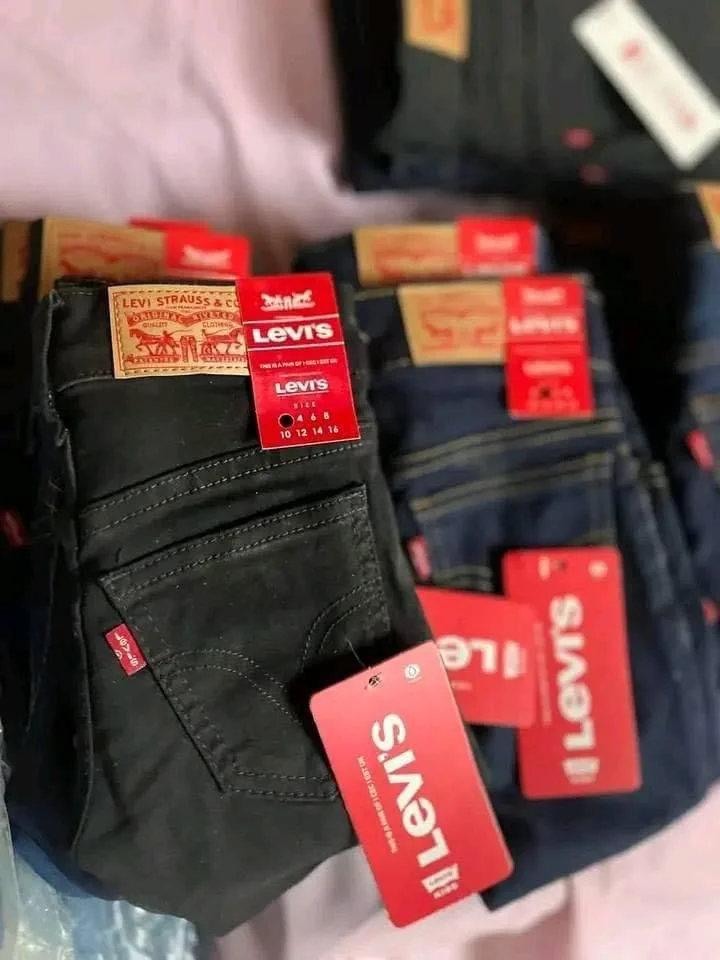 Clothing Pallets – Levi’s