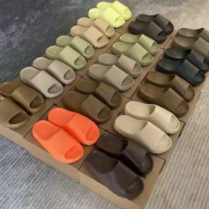 YEEZY SLIDES – Pallets
